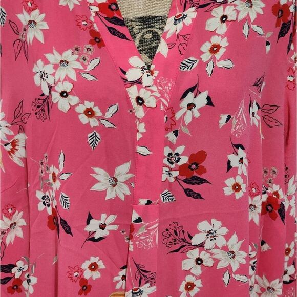 Tahari Tonal Pink Cherry Blossom V-Neck Blouse Plus Size 3X New! - Picture 7 of 8